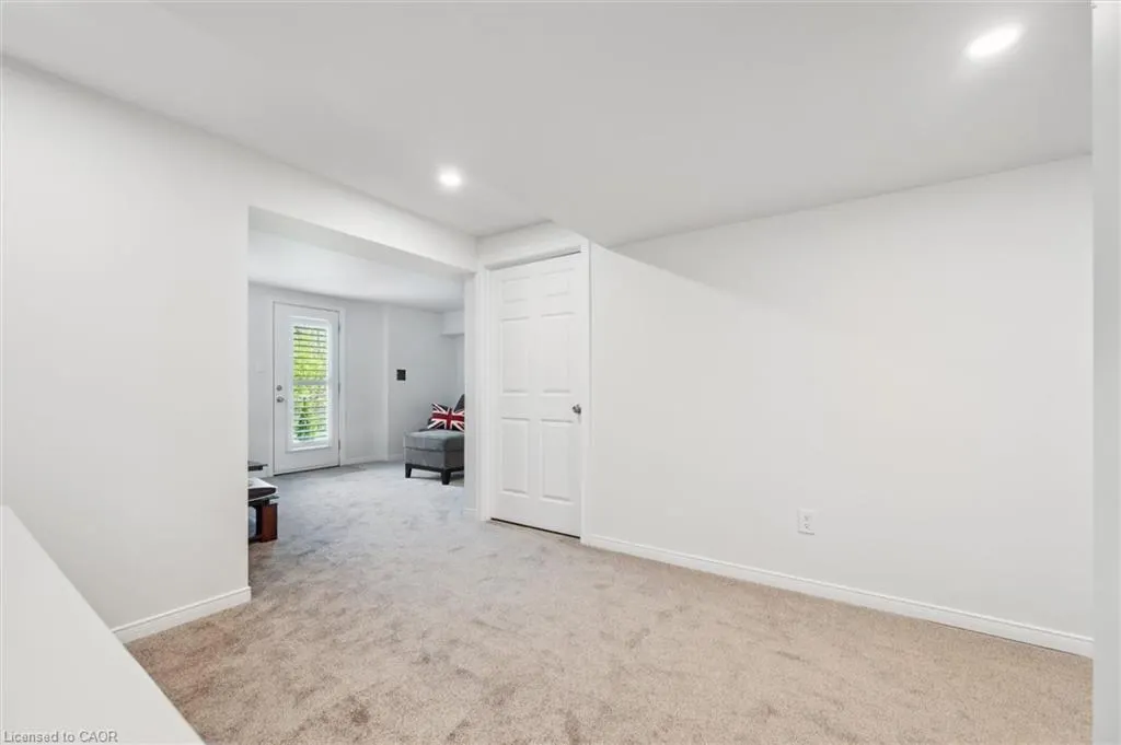 29 Riverwalk Drive