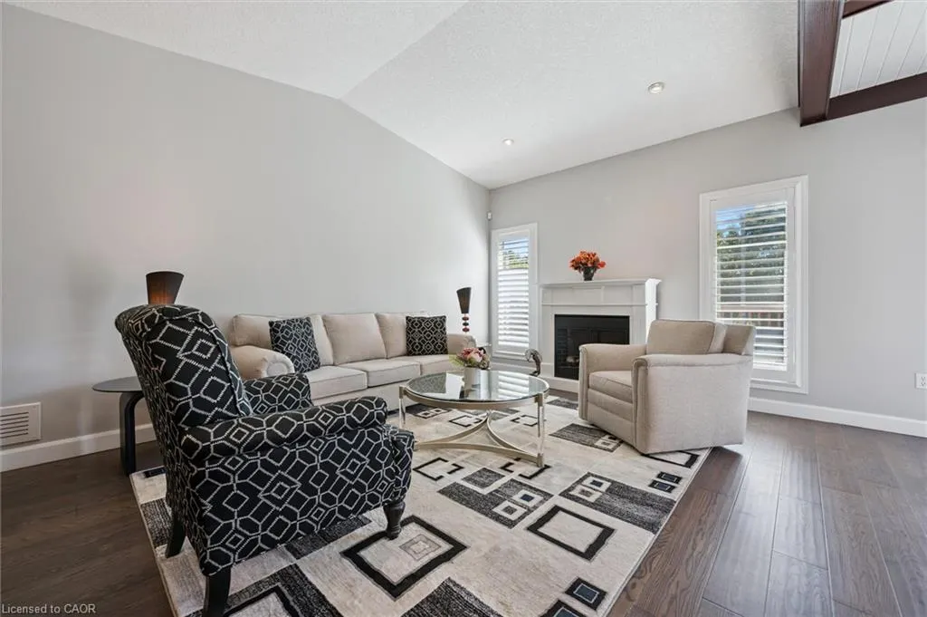 900 Doon Village Road, #4