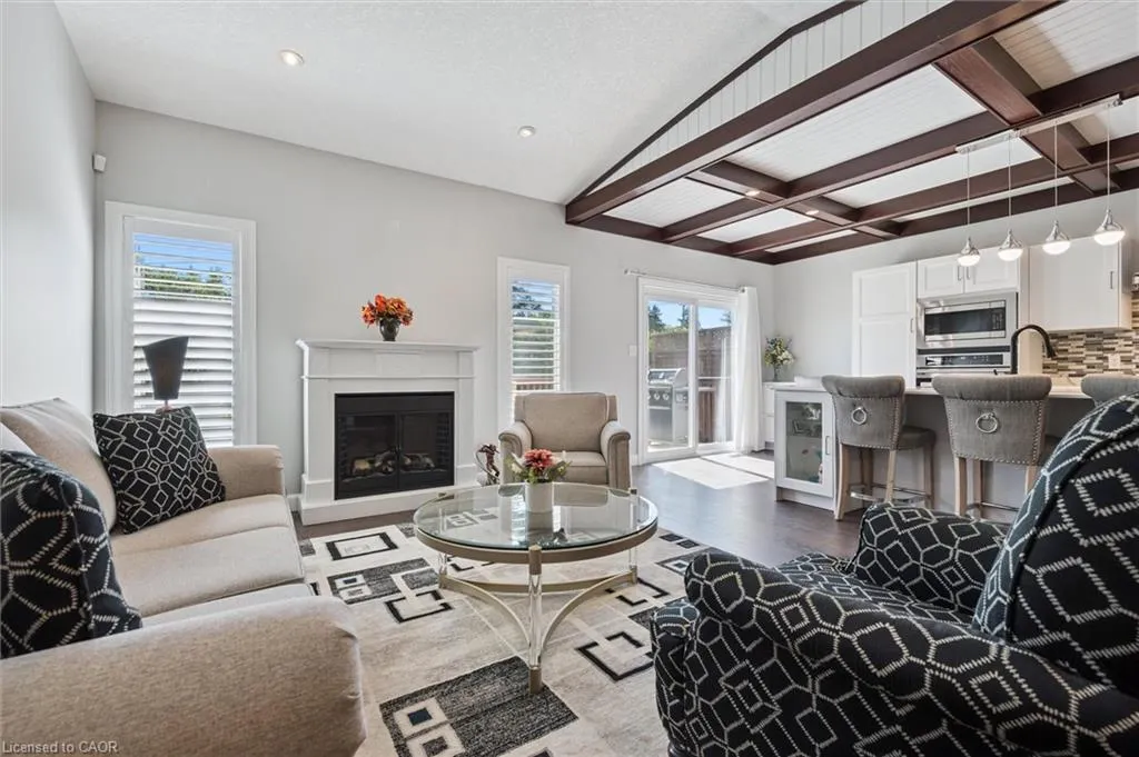 900 Doon Village Road, #4