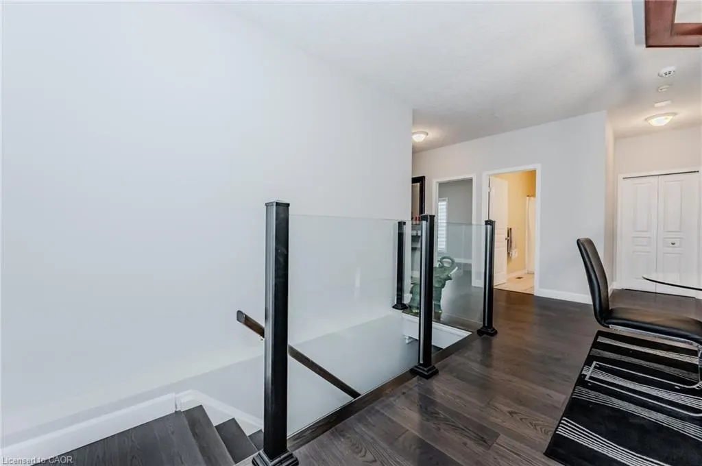 900 Doon Village Road, #4