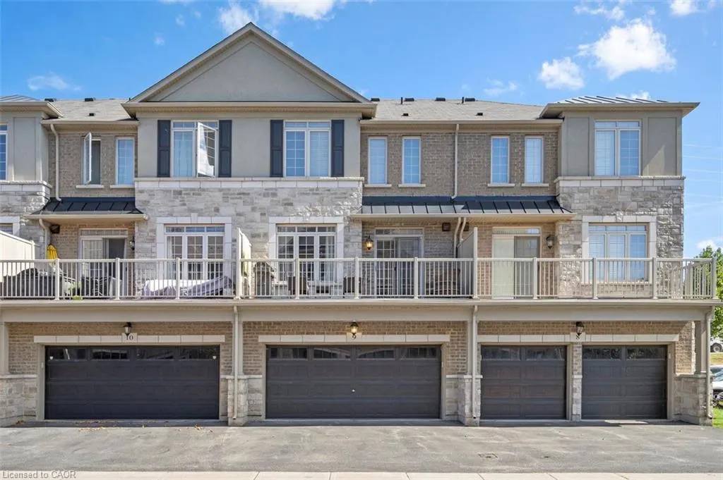 215 Dundas Street E, #9