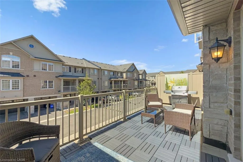 215 Dundas Street E, #9