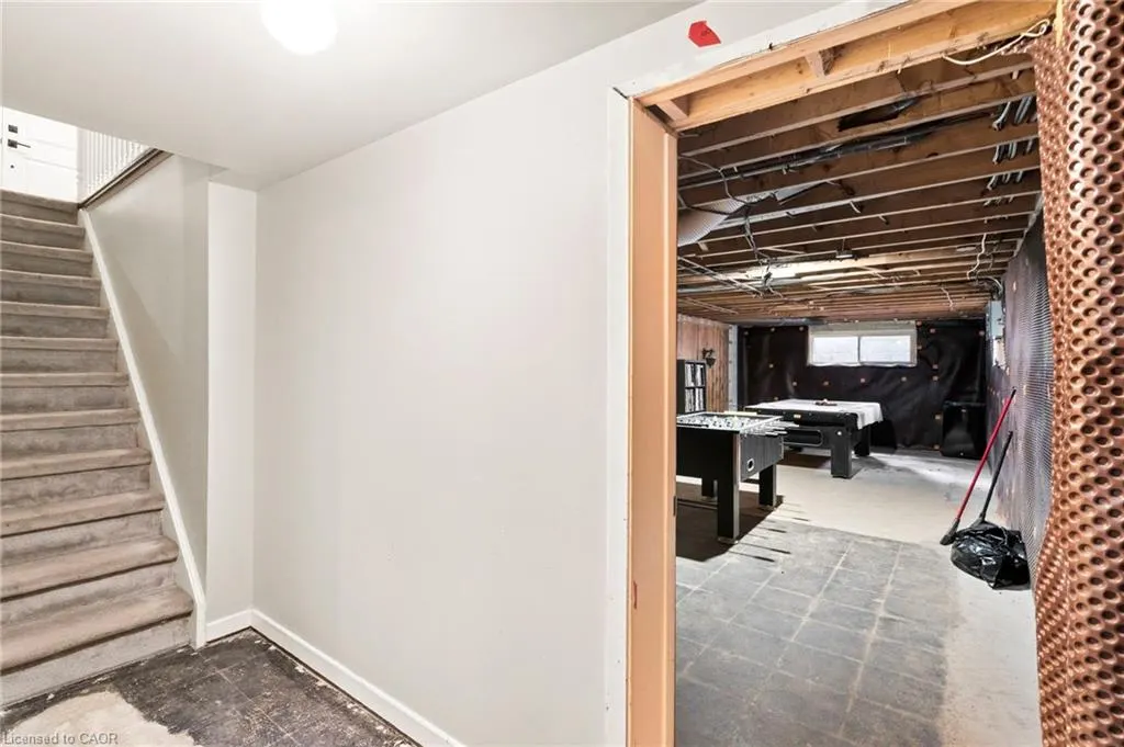 1867 Will Scarlett Drive