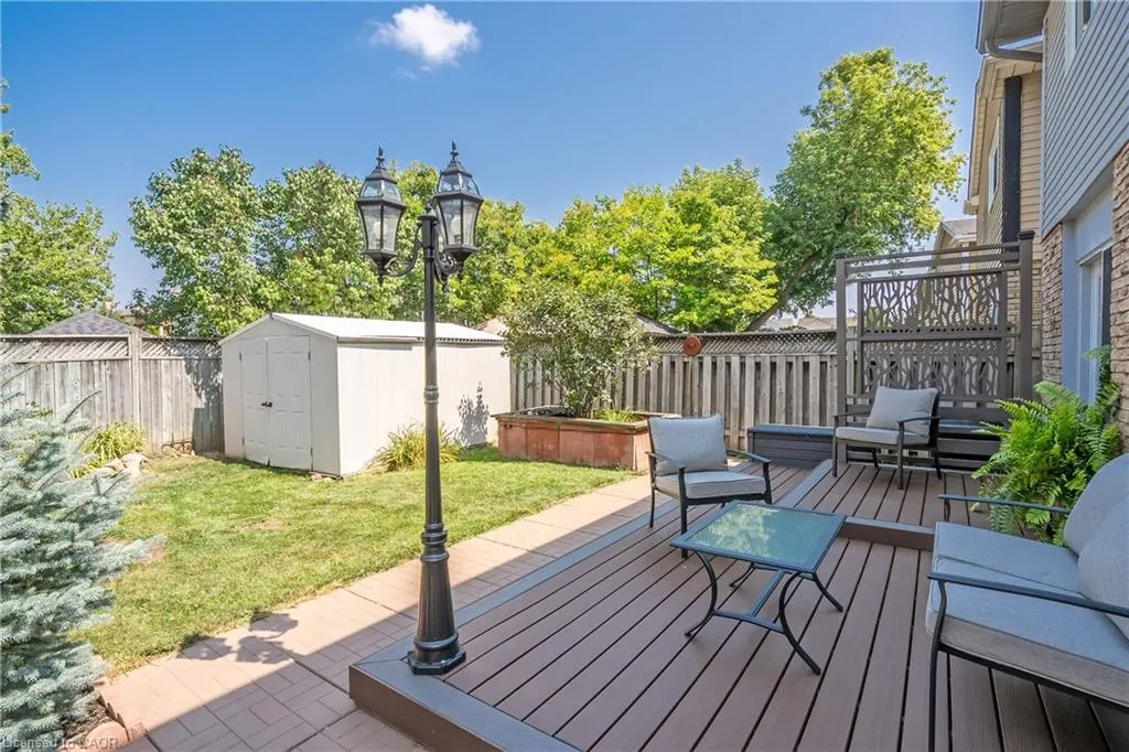 2407 Hemlock Court
