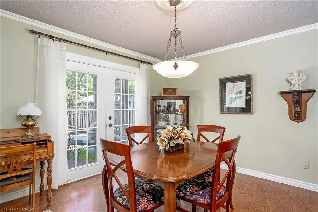 2407 Hemlock Court