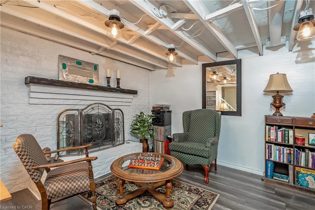 2407 Hemlock Court