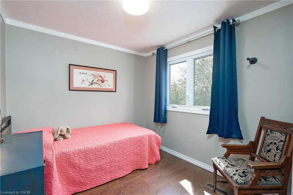 2407 Hemlock Court