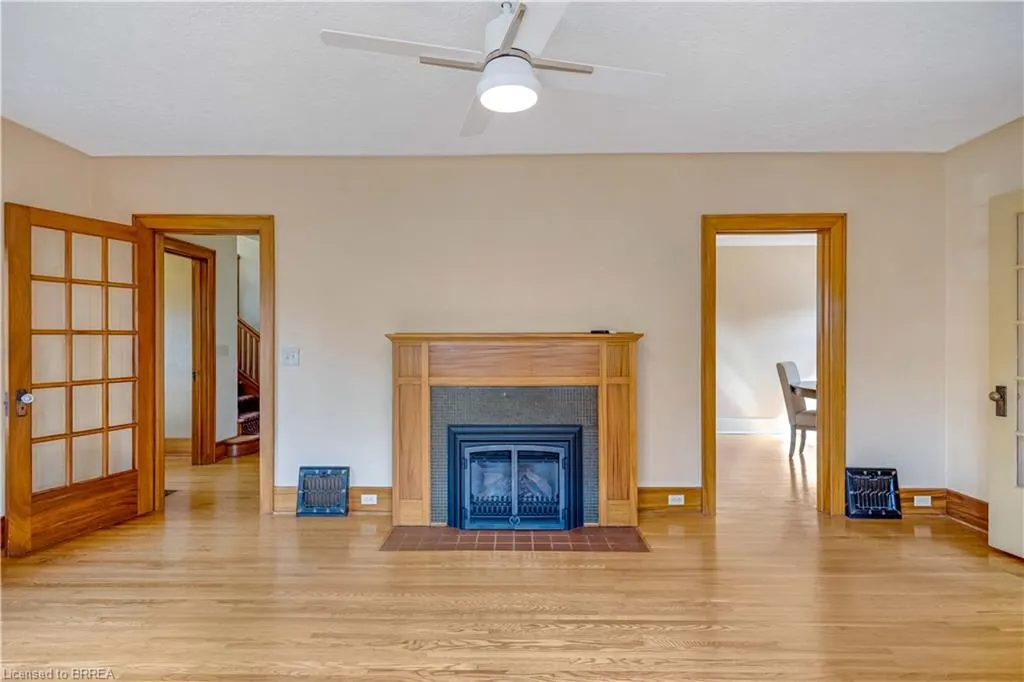 25 Broadway Street E