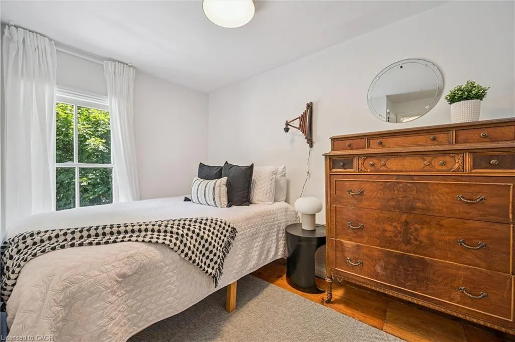 80 Cork Street W
