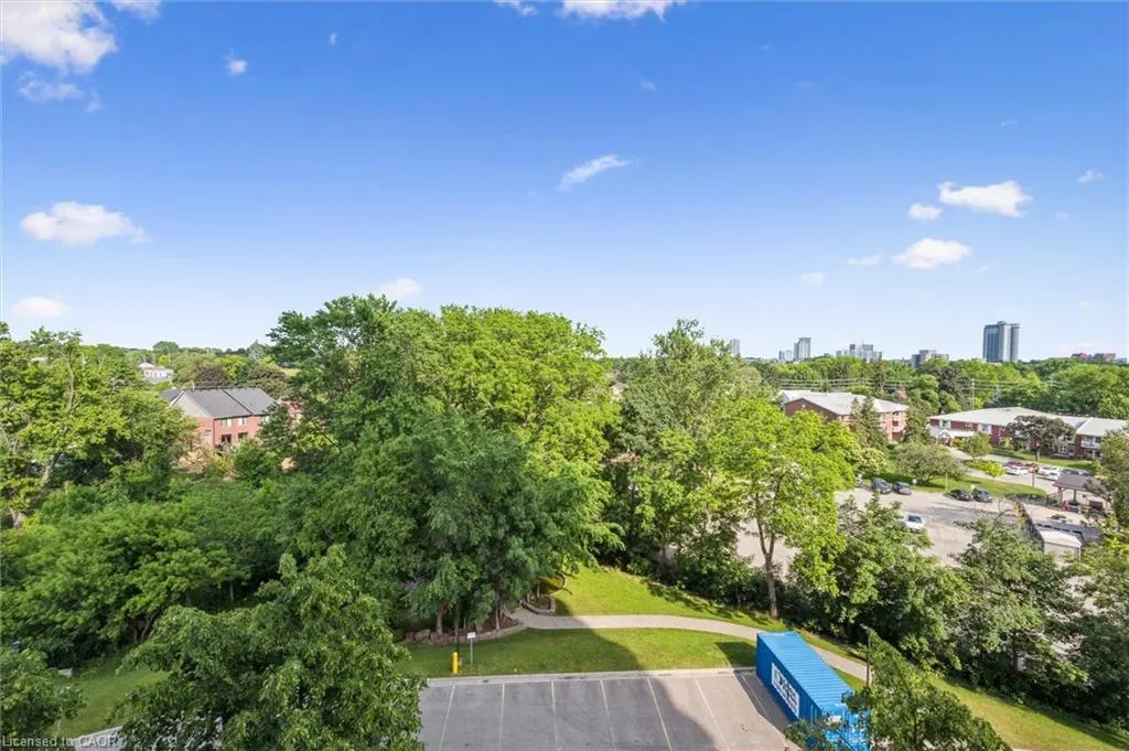 6 Willow Street, #702