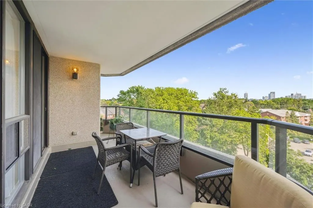 6 Willow Street, #702