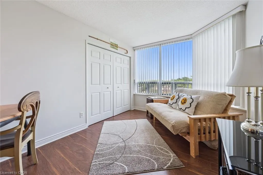 6 Willow Street, #702