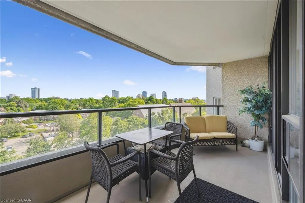 6 Willow Street, #702