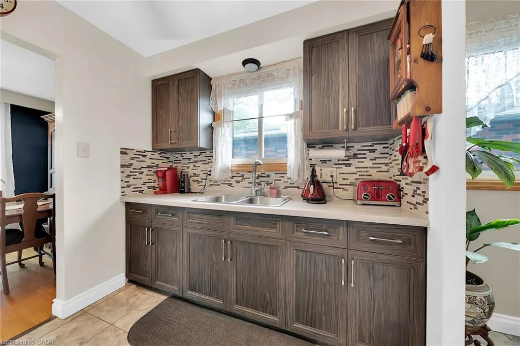 12 Glen Valley Drive