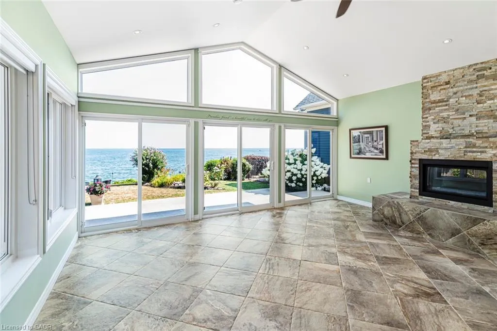 38 Lakeside Drive