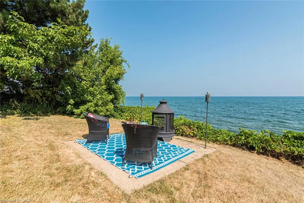 38 Lakeside Drive