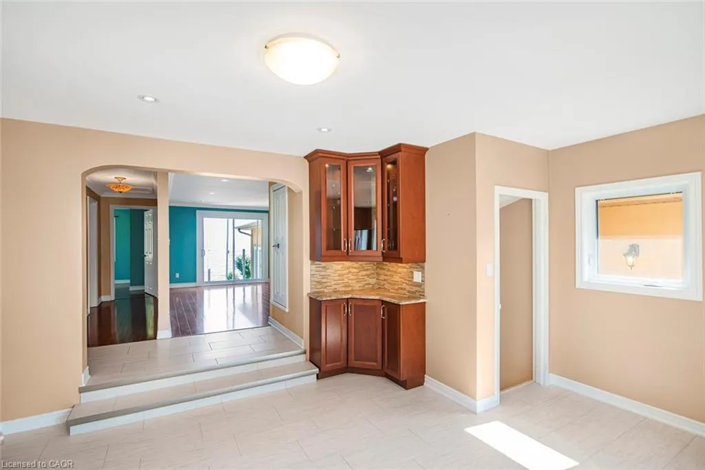 38 Lakeside Drive