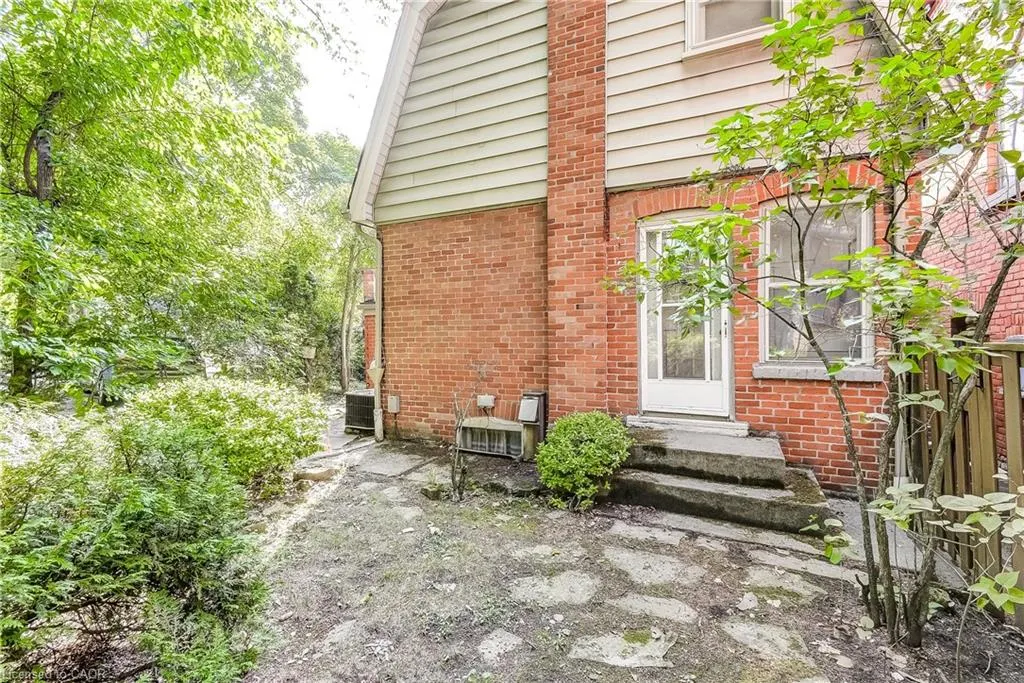 79 Mountain Avenue