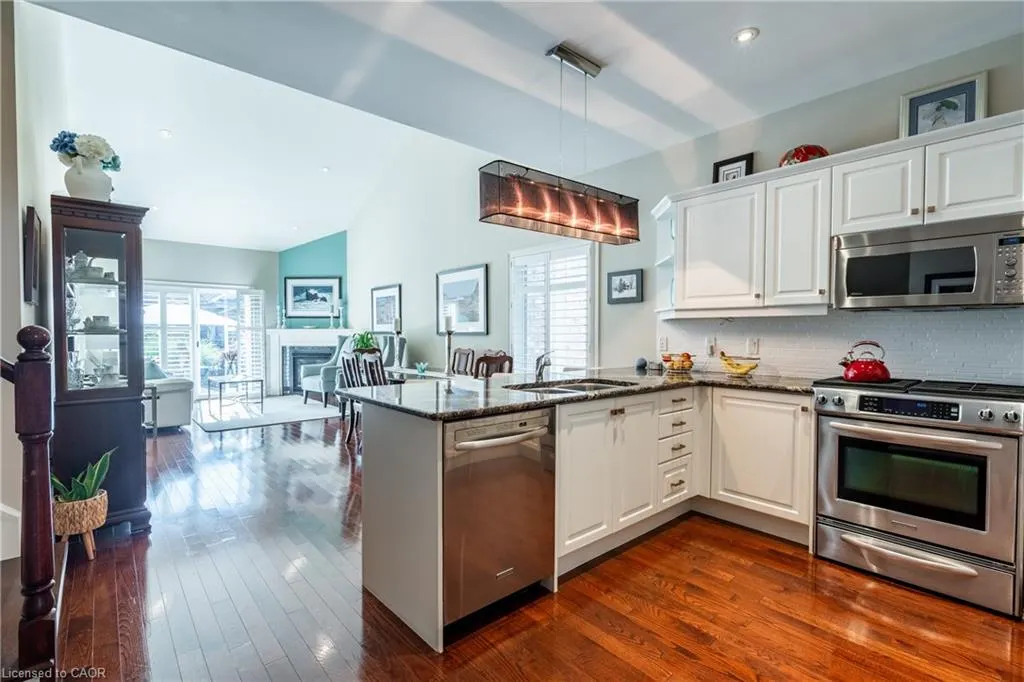 56 Videl Crescent N
