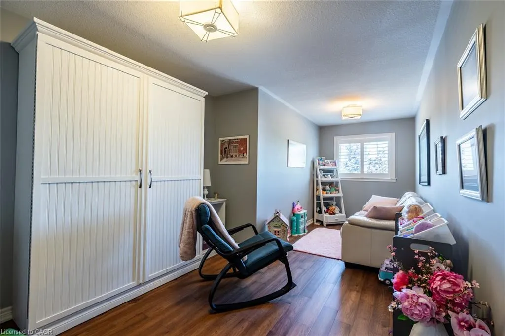 56 Videl Crescent N