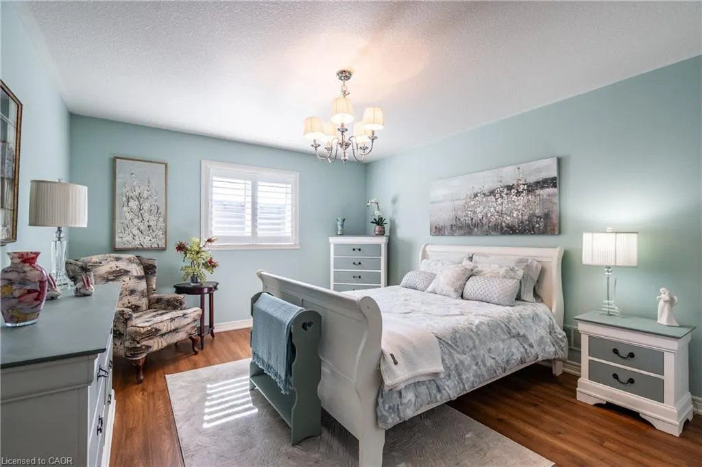 56 Videl Crescent N