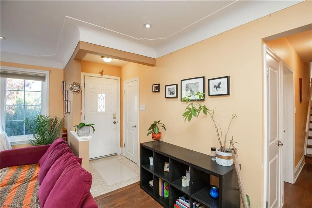 60 Ivy Lea Place