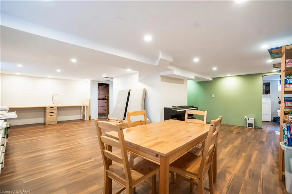 12 Walpole Drive
