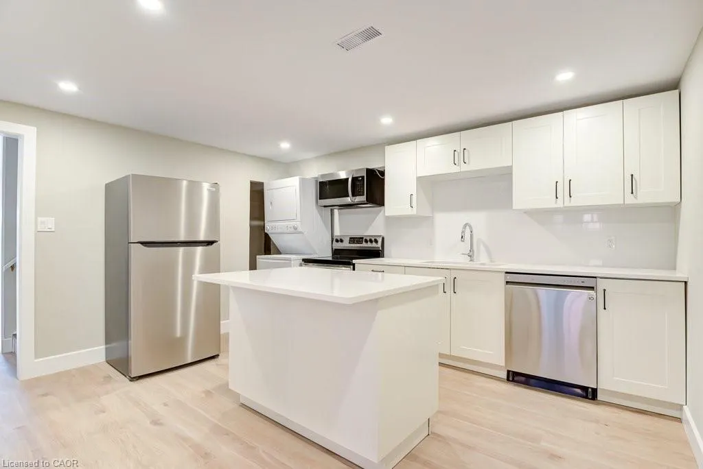 155 Doon Road, #LOWER