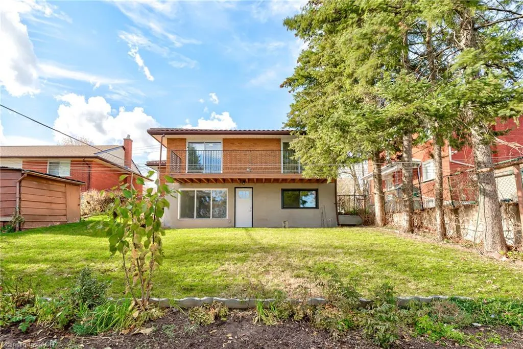 155 Doon Road, #LOWER
