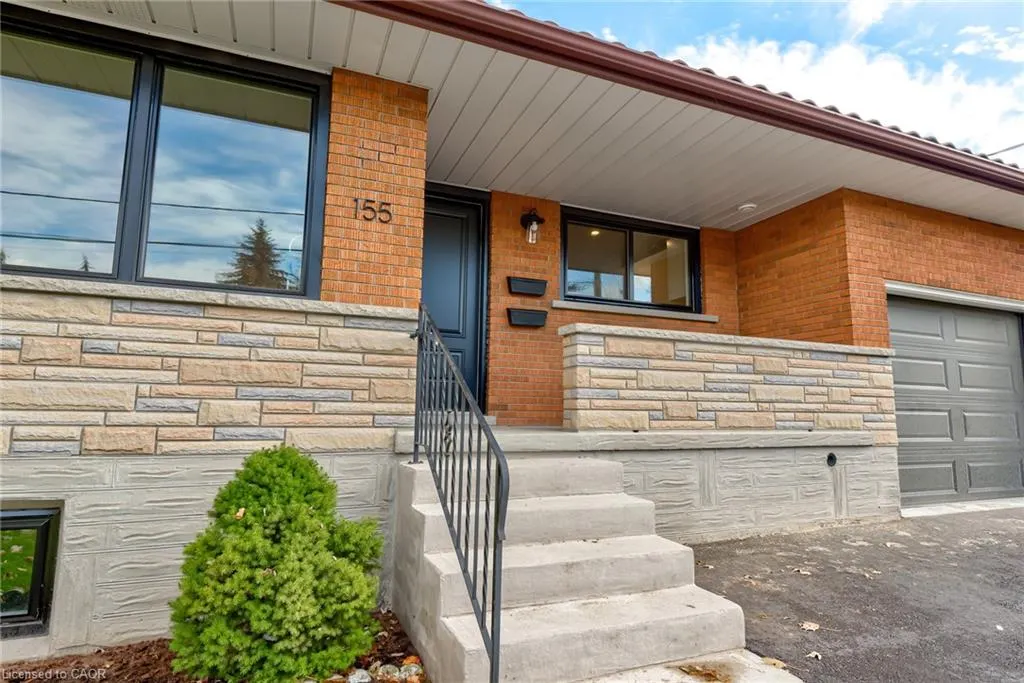 155 Doon Road, #LOWER