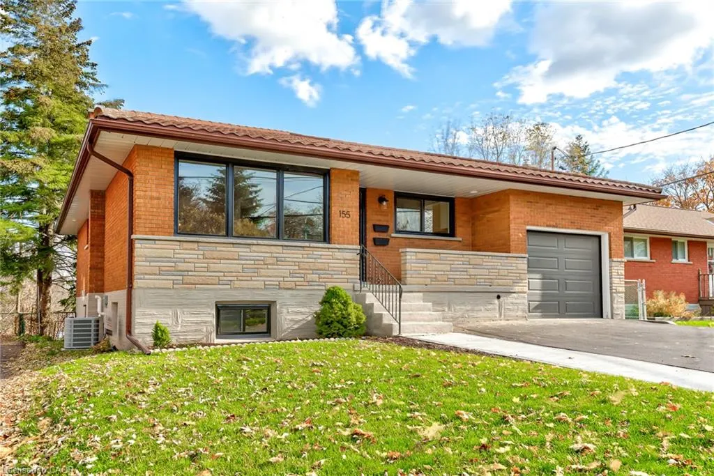 155 Doon Road, #LOWER