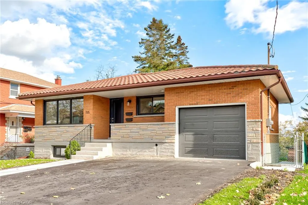 155 Doon Road, #LOWER