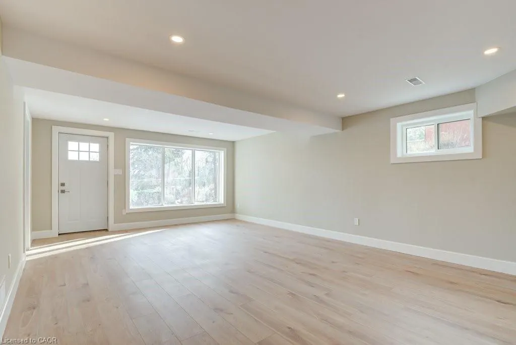 155 Doon Road, #LOWER