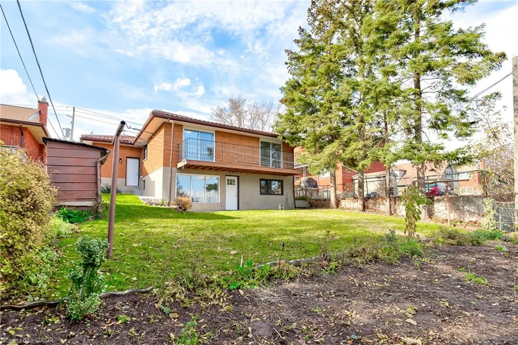 155 Doon Road, #LOWER
