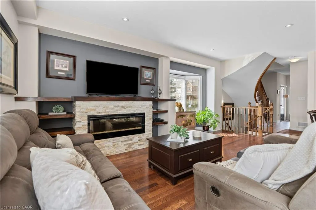 27 Marina Point Crescent