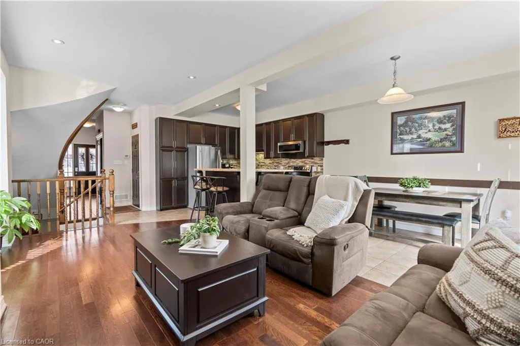27 Marina Point Crescent