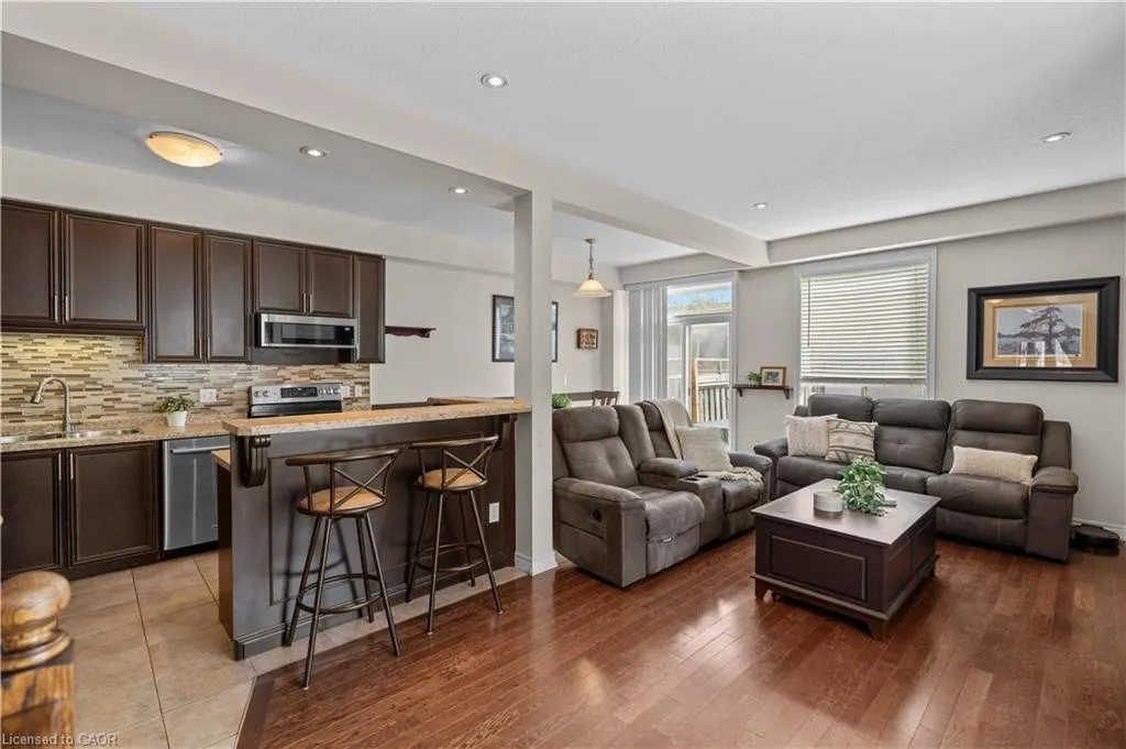 27 Marina Point Crescent