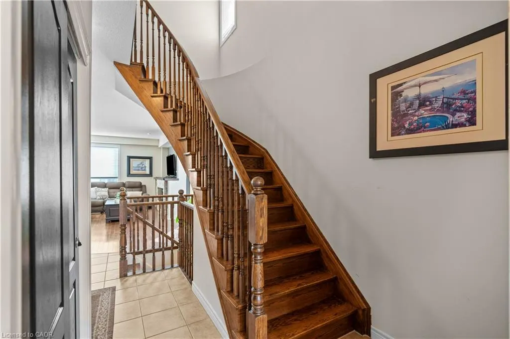 27 Marina Point Crescent