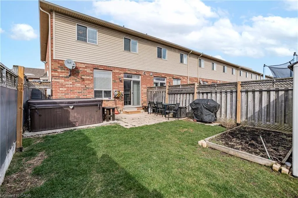 27 Marina Point Crescent