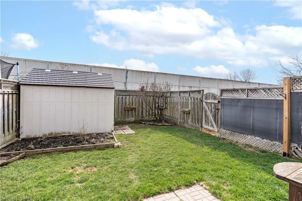 27 Marina Point Crescent