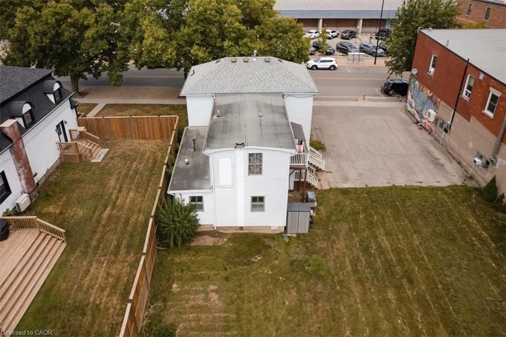 136 Robinson Street