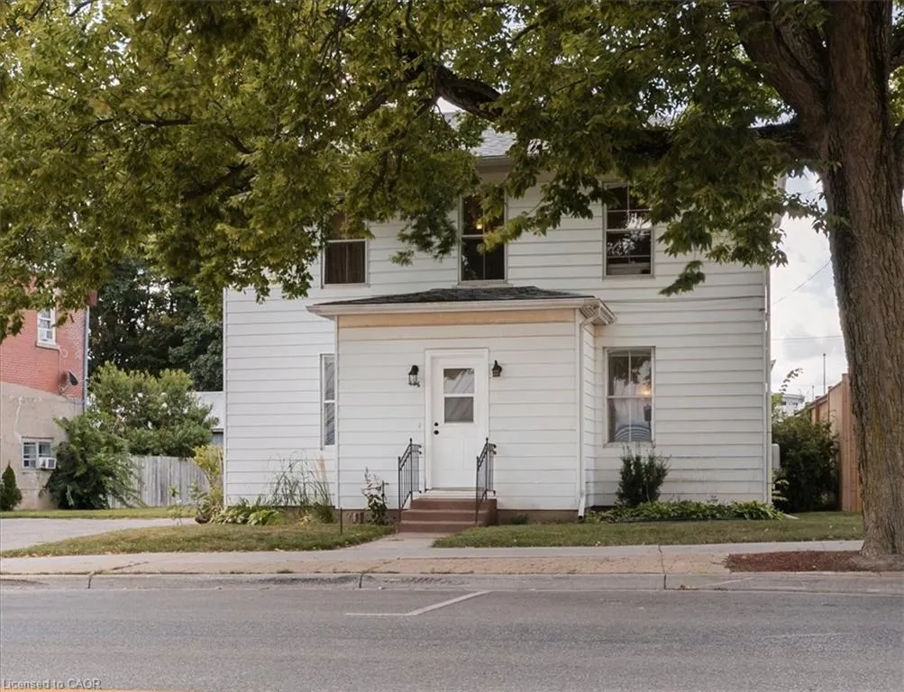 136 Robinson Street