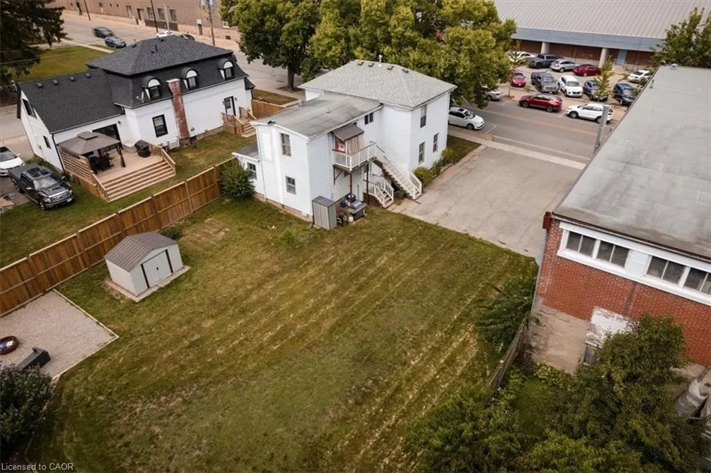 136 Robinson Street
