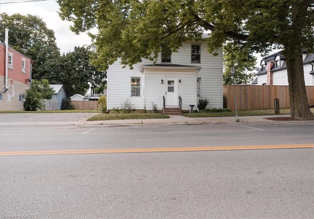 136 Robinson Street