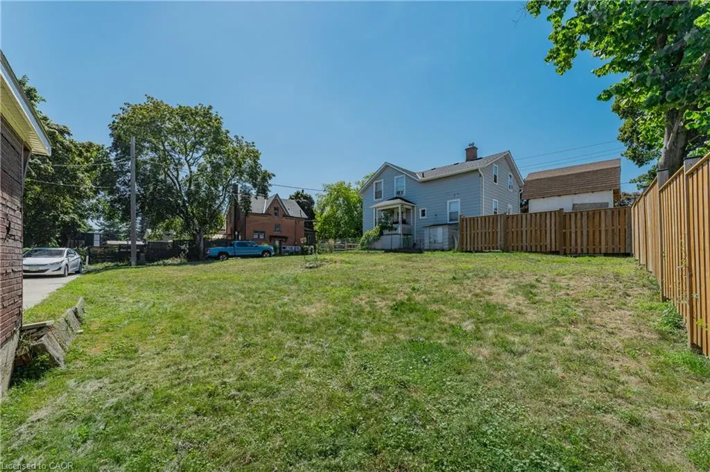 536 Duke Street W