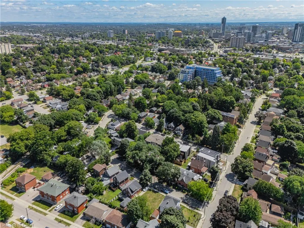536 Duke Street W