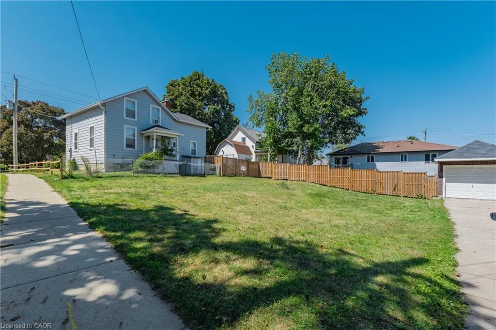 536 Duke Street W
