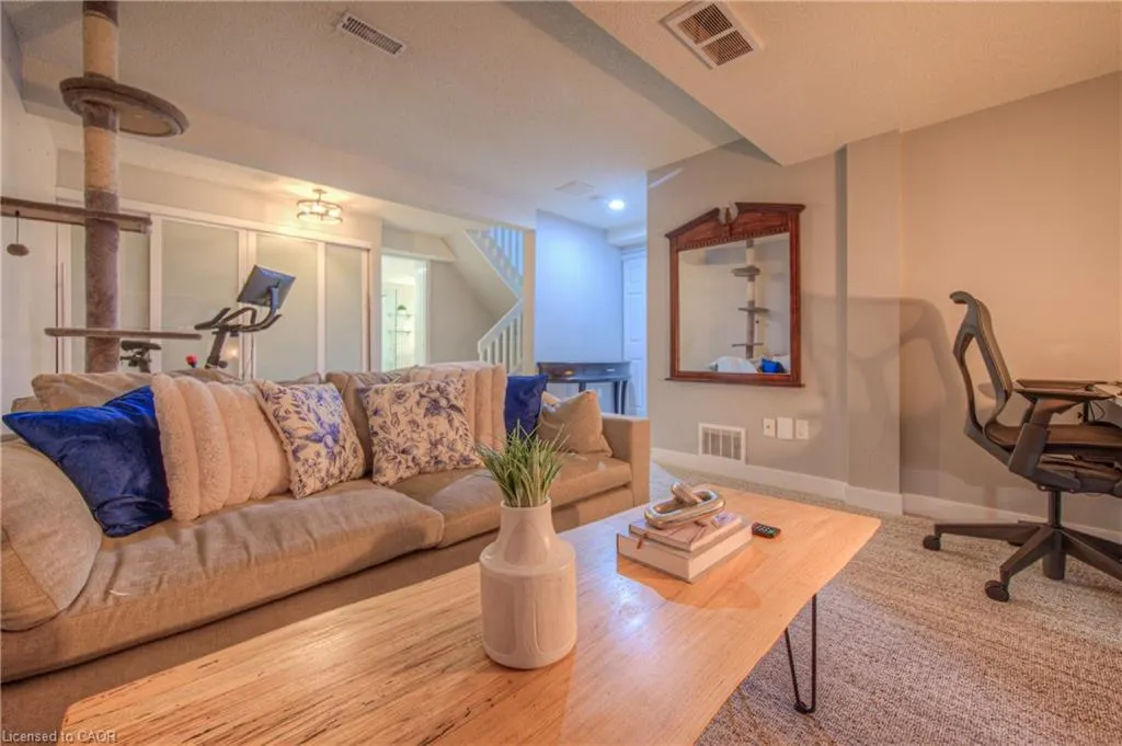 313 George Street N, #4