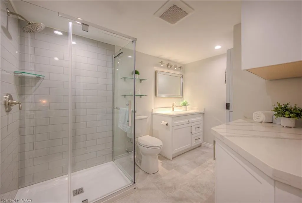 313 George Street N, #4