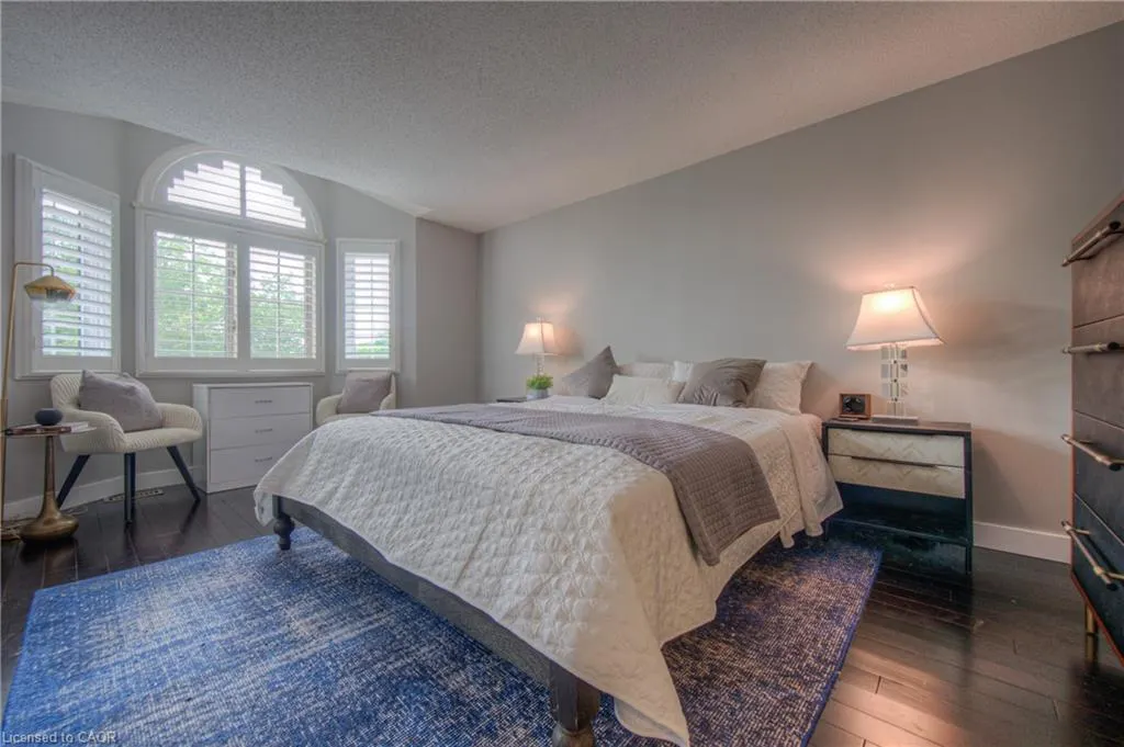 313 George Street N, #4